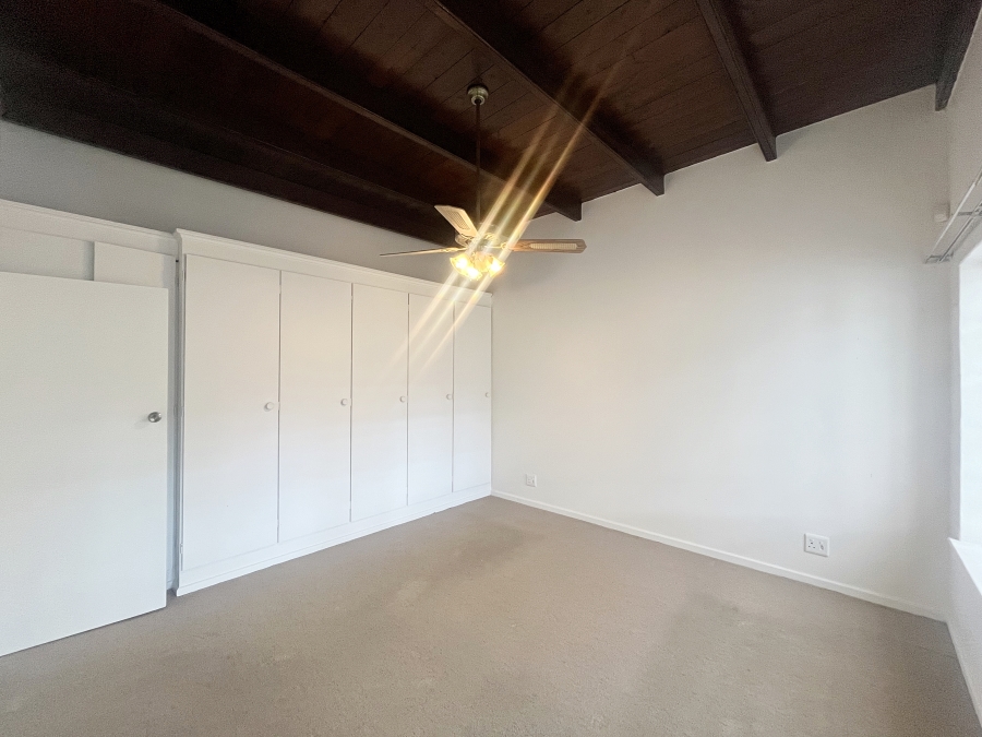 To Let 3 Bedroom Property for Rent in Lemoenkloof Western Cape